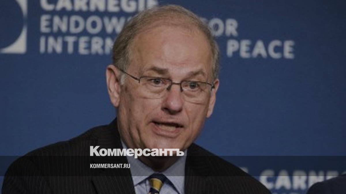 Экс-посол Фред Хоф: сокращение баз США на Ближнем Востоке займет годы