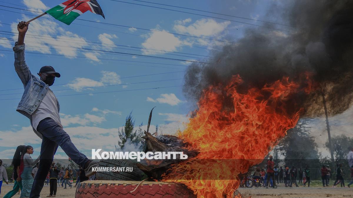 В Кении два человека погибли на протестах против карантинного центра по Эболе