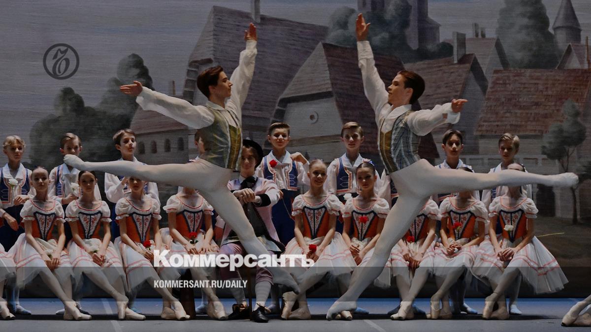 Московская академия хореографии показала выпускной концерт в Большом театре
