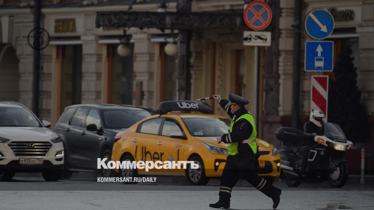 В России на 9% сократилось число наказанных за выезд на встречную полосу водителей