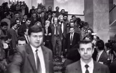 Вернувшись осенью 1994 года в Россию, писатель Александр Солженицын пришел выступить перед депутатами