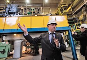 Коммерческий директор ООО 'УГМК-Холдинг' Игорь Кудряшкин во время пресс тура по заводу