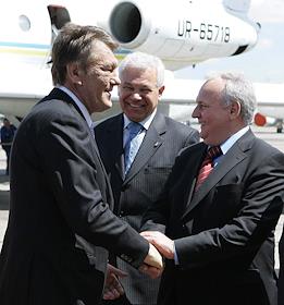 Рабочая поездка Виктора Ющенко в Донецкую область. Представление нового председателя Донецкой обладминистрации Владимира Логвиненко. Совещание с административно-хозяйственным активом Донетчины. Церемония открытия здания для судебных залов Донецкого апелляционного хозяйственного суда и Донецкого регионального отделения Академии судей Украины. Церемония открытия первого энергоблока когенерационной электростанции на шахте имени А. Ф. Засядько