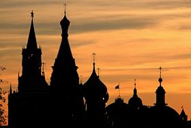 Силуэты Кремля и собора василия Блаженного на закате