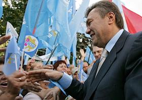 Митинг сторонников 'антикризисной коалиции' в Парламенте. Митинг противников 'антикризисной коалиции'