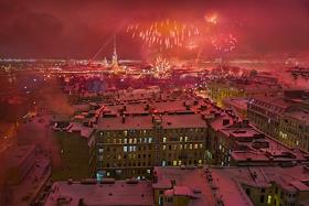 В Санкт-Петербурге прошли торжества, парады, исторические реконструкции - в честь 75-летия прорыва ленинградской блокады