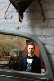 Дизайнер, один из руководителей дизайн-студии и сети интерьерных салонов 'Атмосфера' Максим Лангуев