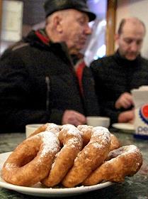 Пышечная на Большой Конюшенной, бывшей ул. Желябова, (основана в 1958) - одна из самых популярных неофициальных достопримечательностей Санкт-Петербурга