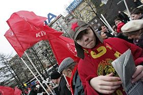 Массовый митинг, организованный КПРФ и СКМ,  против роста тарифов ЖКХ и роста цен на потребительские товары прошел в Новопушкинском сквере