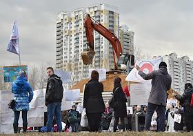 Митинг против антиконституционных изменений в российском правовом поле у станции метро 'Славянский бульвар'