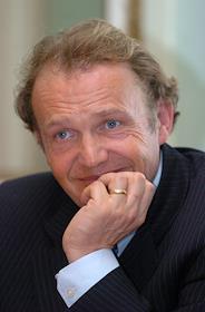 Семинар для архитекторов,  участников закрытого архитектурного конкурса нового пассажирского терминала аэропорта «Пулково». Участвуют 4 архитектурных бюро – GMP из Германии, Grimshaw & Paetners Ltd из Англии, Skidmore, Owings&Merrill из США и ЗАО «Земцов, Кондиайн и партнеры» из России