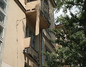 Обрушение балкона в Товарищеском переулке