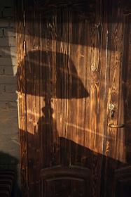 Мебель в бутике 'Салон 12'. Реклама