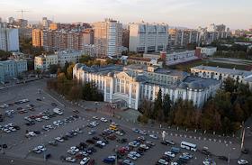 Здание управления Куйбышевской железной дороги в Самаре. Вид со смотровой площадки Самарского железнодорожного вокзала