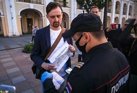 Пикеты в поддержку бывшего журналиста Издательского дома 'Коммерсантъ' Ивана Сафронова