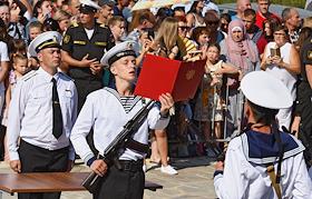 Приведение к военной присяге курсантов филиала Объединённого учебного центра ВМФ (Школа водолазов). Присягу принимают 120 новобранцев, призванных в ходе весеннего 2020 года призыва на военную службу из Севастополя, городов и населённых пунктов  Республики Крым после отмены ограничительных мер по ковид 19