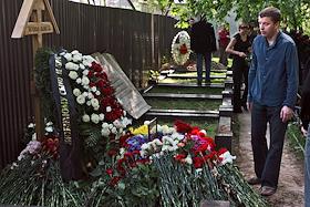 Отпевание в Троицкой Церкви и похороны на Останкенском кладбище фотокрреспондента Дмитрия Чеботаева