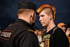 Акция памяти, приуроченная к 30-й годовщине со дня трагической гибели Виктора Цоя. Дворцовый мост развели под музыку группы 'Кино'