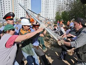 Снос частных домов в деревне между Северным и Южным Бутово