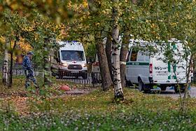 У Александровской больницы в Санкт-Петербурге, которая перепрофилирована на коронавирус, увидели машину ФСИН