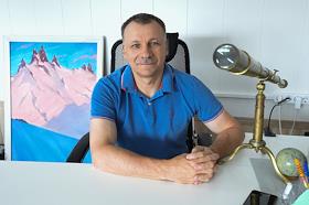 Физик Геннадий Борисов на территории своей обсерватории