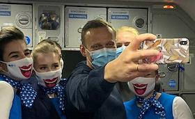 Алексей Навальный в самолете