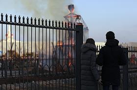 Празднование Масленицы в парке 'Царицынский' в пойме реки Царица в Волгограде