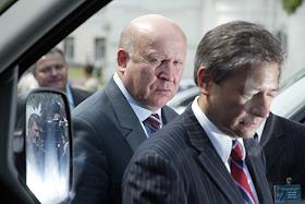 Передача Горьковским Автозаводом Почте России автомобилей 'Максус'. Встреча Шанцева с Рейманом в кабинете губернатора. Протокольная съемка