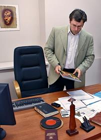 Генеральный директор центра 'Политической информации' Алексей Мухин  во время интервью