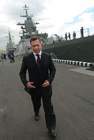 Третий Международный военно-морской салон открылся в Ленэкспо. Представлен построенный на верфи 'Объединенной промышленной корпорации' отечественный боевой корабль последнего поколения - корвет 'Стерегущий' - в своем экспортном варианте 'Тигр'