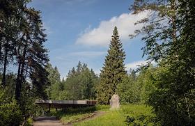 Памятник Ленину и Сталину в музее Ленина в Ильичево