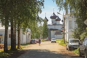 Виды Каргополя. Заброшенный деревянный дом