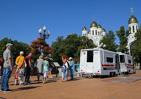 Мобильный пункт вакцинации против Covid-19 на площади Победы в Калининграде