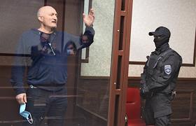 Южный окружной военный суд в понедельник приступил к слушанию по существу дела главаря одной из крупнейших в РФ группировок киллеров Аслана Гагиева по прозвищу Джако