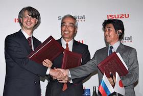 Церемония подписания соглашения между ОАО 'Северсталь-авто' и японской компанией 'ISUZU Motors Ltd' о создании совместного предприятия 'Северстальавто-Исудзу' в отеле 'Ritz Carlton Moscow'