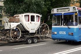 Карета на улицах Москвы