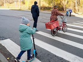 Жанровые фотографии. Посетители парка Лесотехнической Академии в Выборгском районе