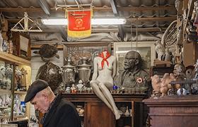 Блошиный и вещевой рынки у метро 'Удельная'