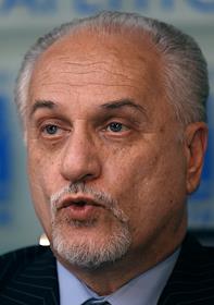 Министр нефти Ирака Хусейн аль-Шахрастани на пресс-конференции, посвященной перспективам иракско-российского экономического сотрудничества, в том числе в области нефти, и ситуации в Ираке. Пресс-конференция прошла в РИА 'Новости'.
