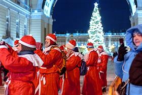 V Международный Забег Дедов Морозов в Санкт-Петербурге