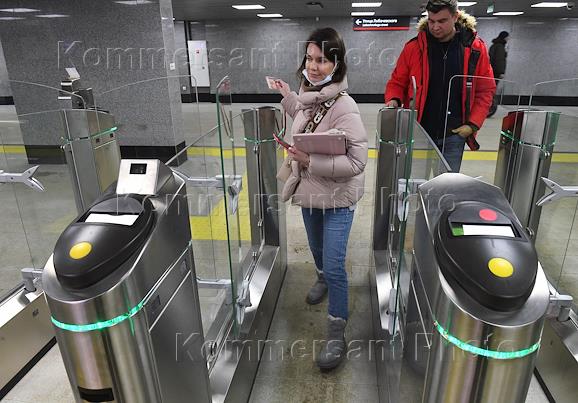 Запуск новой промежуточной остановки Аэроэкспресс курсирующий в аэропорт Внуково от станции Аминьевская Киевского направления Московской железной дороги – Коммерсантъ Фото