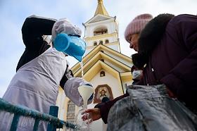 Праздник Крещения Господня. Крещенские купания в купелях на реке Обь в Новосибирске