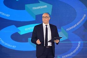 Федеральный Просветительский марафон 'Новые горизонты', организованный Российским обществом 'Знание', на ВДНХ. Выступление заместителя председателя правительства России Дмитрия Чернышенко