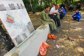 Пикет против точечной застройки во дворе дома на улице Академика Павлова