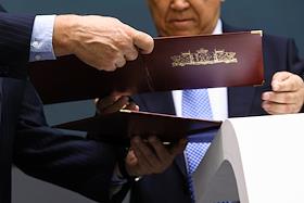 Работа международной промышленной выставки 'Иннопром' в Екатеринбурге