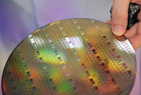 Жанровые фотографии. Работа производства АО 'Микрон'