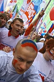 Акция-митинг 'Все идет по Плану!' на Манежной площади.  Акцией стартует предвыборная кампания молодежных избирательных штабов 'Единой России', сформированных молодежными организациями 'Молодая Гвардия', 'НАШИ', 'Россия Молодая', 'Новые люди'. В акции примут участие молодые кандидаты, включенные в партийный список 'Единой России' на выборах в Госдуму 2 декабря 2007 г