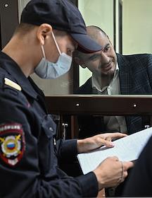 Предварительные слушания по делу бывшего следователя ГСУ СКР по Москве Левона Агаджаняна обвиняемого в  фальсифицировании улик по делу о  перестрелке, произошедшей в ноябре 2017 года в башне «Око» в «Москва-Сити» в Замоскворецком суде