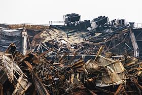 Последствия пожара на складе Ozon в cеле Петровское Истринского района Московской области