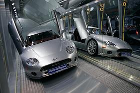 Автомобиль-приз около казино 'Европа'